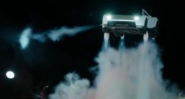 Tesla presenta un Roadster capaz de volar y acelerar de 0 a 100 en menos de un segundo (Fotos)