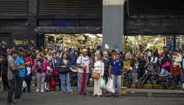 Asdrúbal Oliveros cuestionó las prácticas de cobranza de empresas que ofrecen créditos en Venezuela