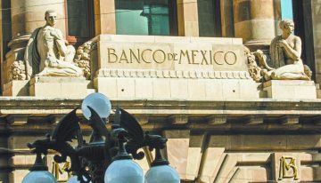 Banxico no tendría que cambiar calendario de anuncios: analistas