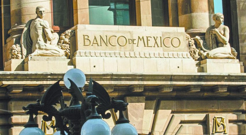 Banxico no tendría que cambiar calendario de anuncios: analistas