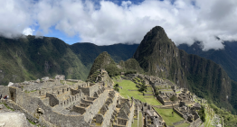 Extinguen incendio que amenazaba principal acceso a Machu Picchu; deja un muerto