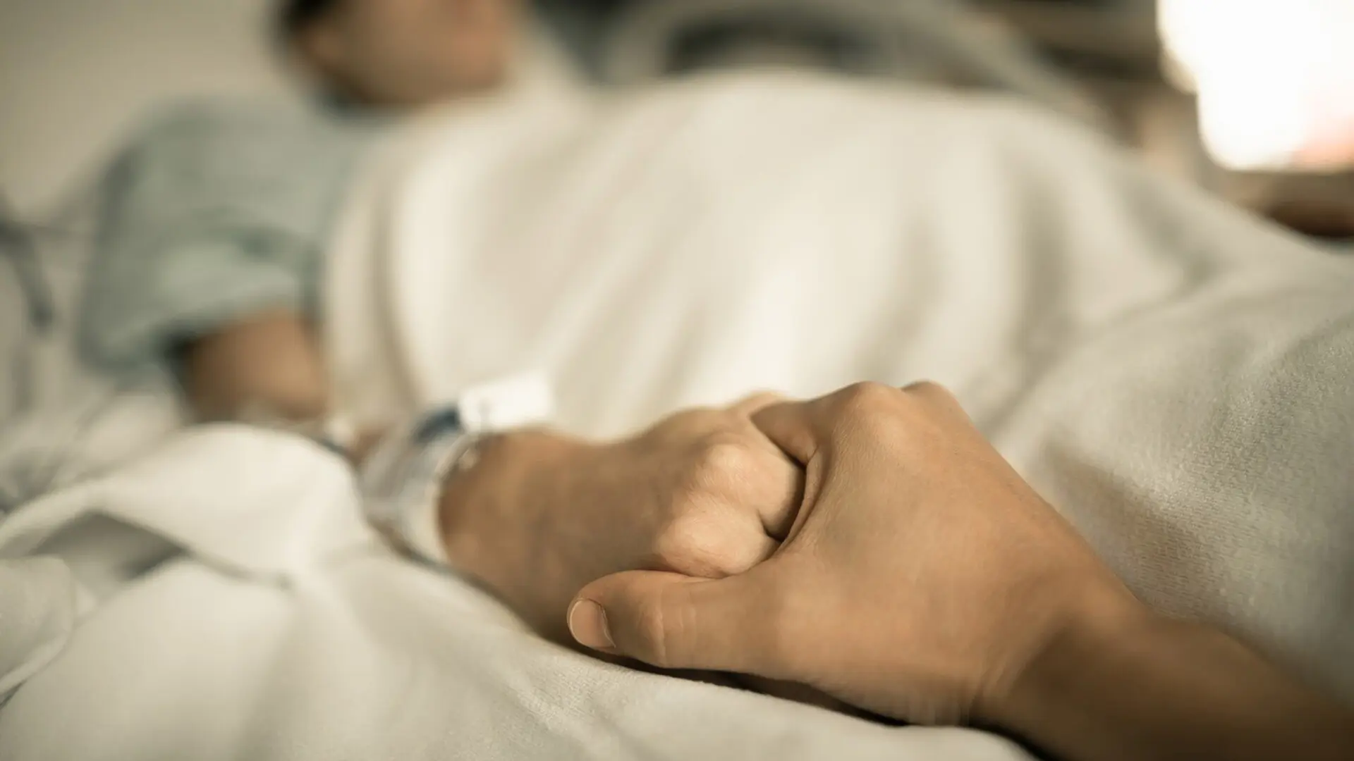 Cuidados paliativos, cuando acompañar hacia la muerte da sentido a la vida