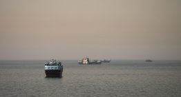 Agencia marítima británica reporta ataques contra dos petroleros en el estrecho de Ormuz