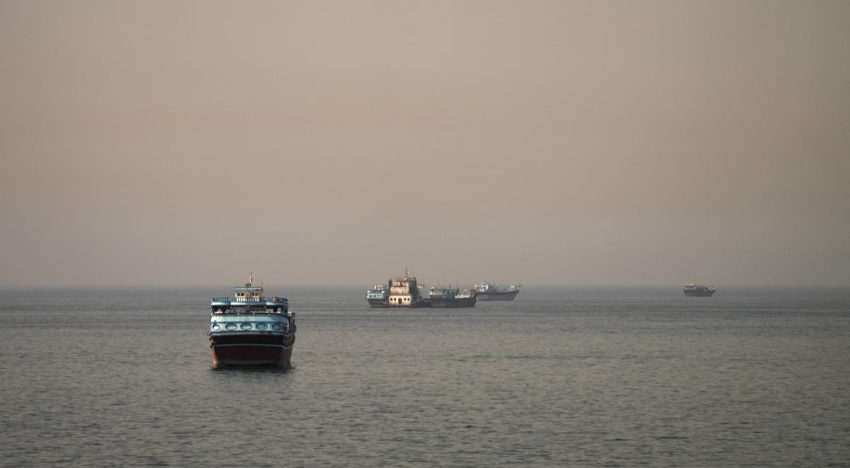 Agencia marítima británica reporta ataques contra dos petroleros en el estrecho de Ormuz