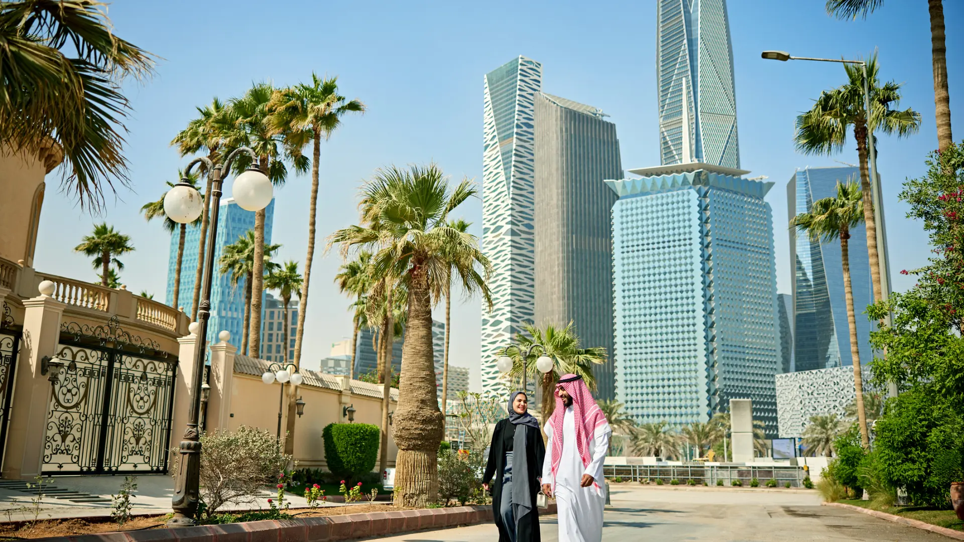 EEUU retira al personal diplomático no esencial de Arabia Saudí ante la escalada de ataques