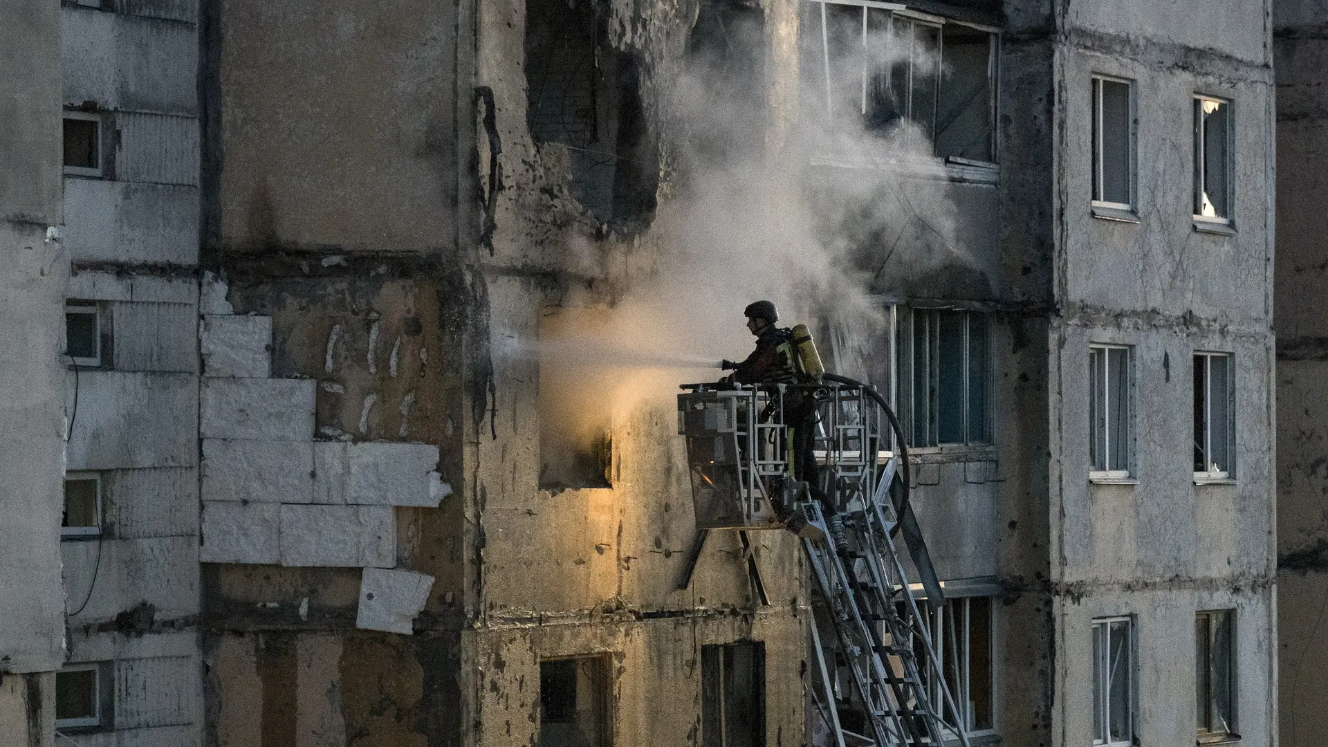 Al menos tres muertos y más de 20 heridos en nuevos ataques rusos contra Kiev