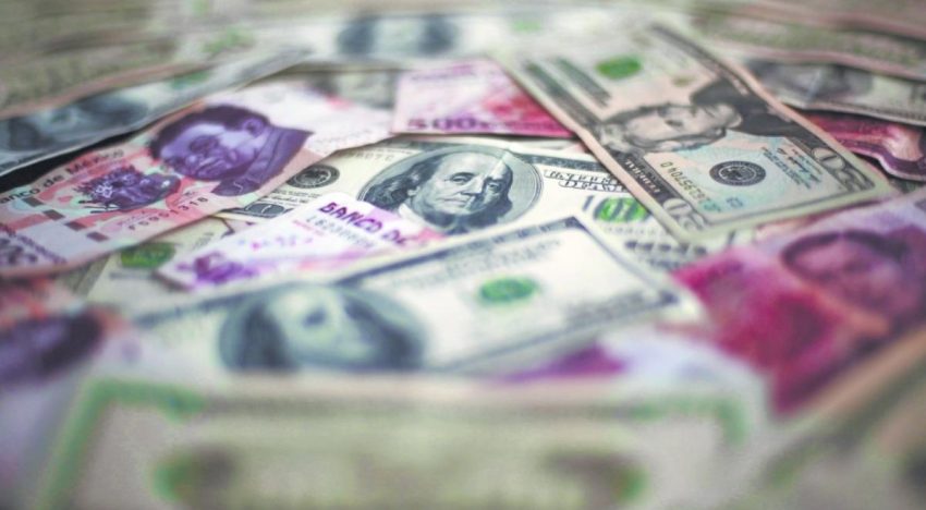 Peso cerró en su peor nivel frente al dólar desde agosto de 2025