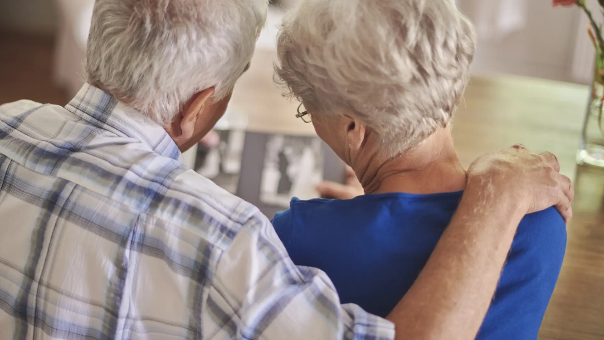 Alzhéimer: qué podemos hacer para reducir el riesgo y cómo afecta la estimulación cognitiva