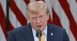 Estados Unidos podría atacar a hutíes en Yemen tras ofensiva contra aeropuerto de Riad: Trump