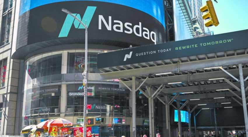 Corrección en el sector tecnológico arrastró al Nasdaq
