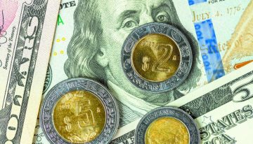 Peso mexicano avanza frente al dólar ante expectativas de estabilidad en la tasa de la Fed