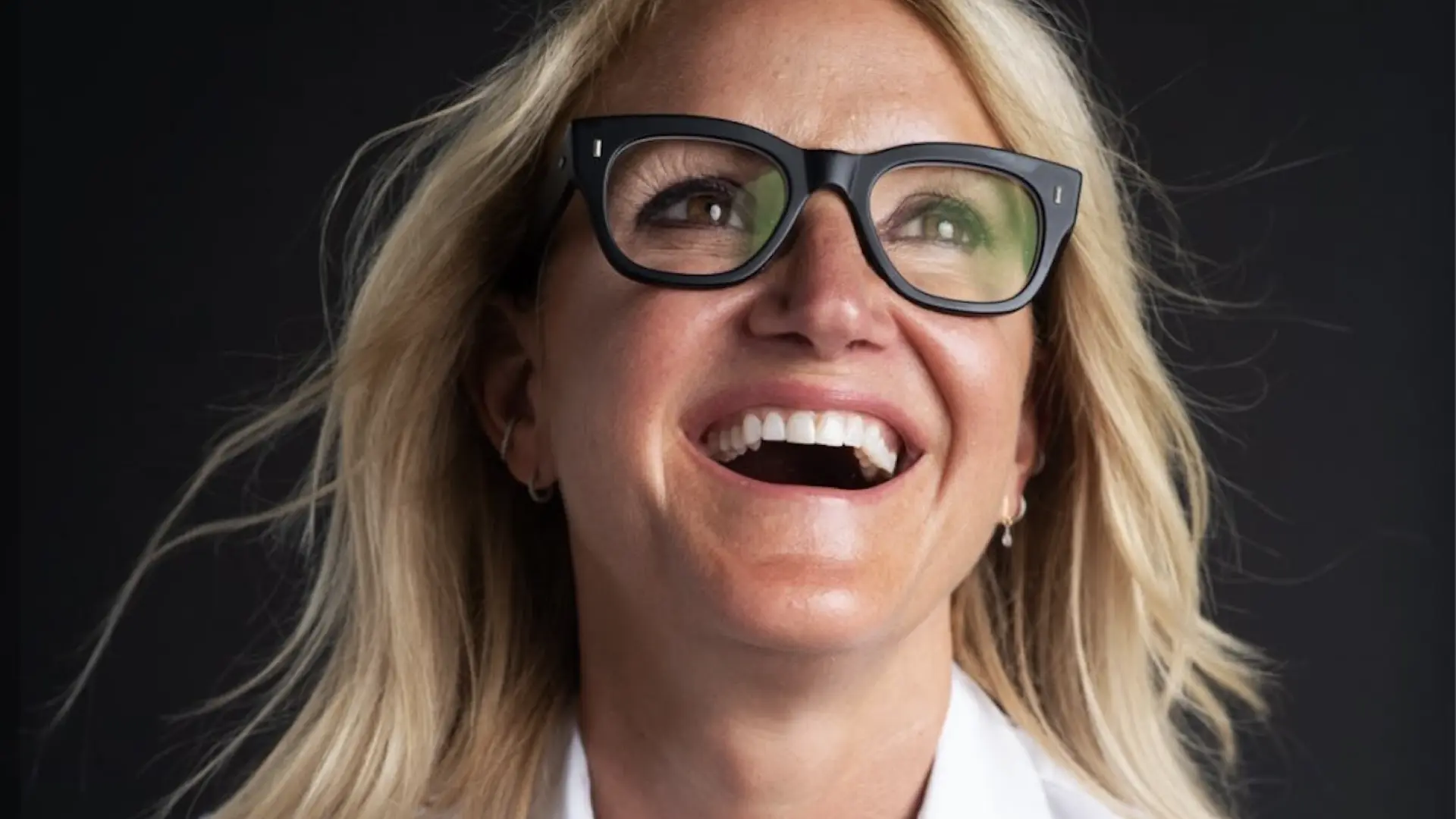 Mel Robbins: «Tienes que aprender a amar a tus padres por quienes son, no por quienes deseas que sean»