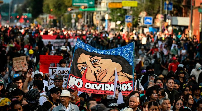 Marcha del 2 de octubre: Manifestantes conmemoran el 58 aniversario de la matanza en Tlatelolco