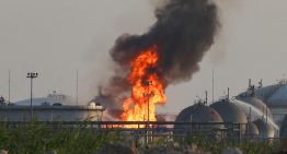 Ejército bombardea la capital de Yemen, hutíes atacan instalación petrolera saudita