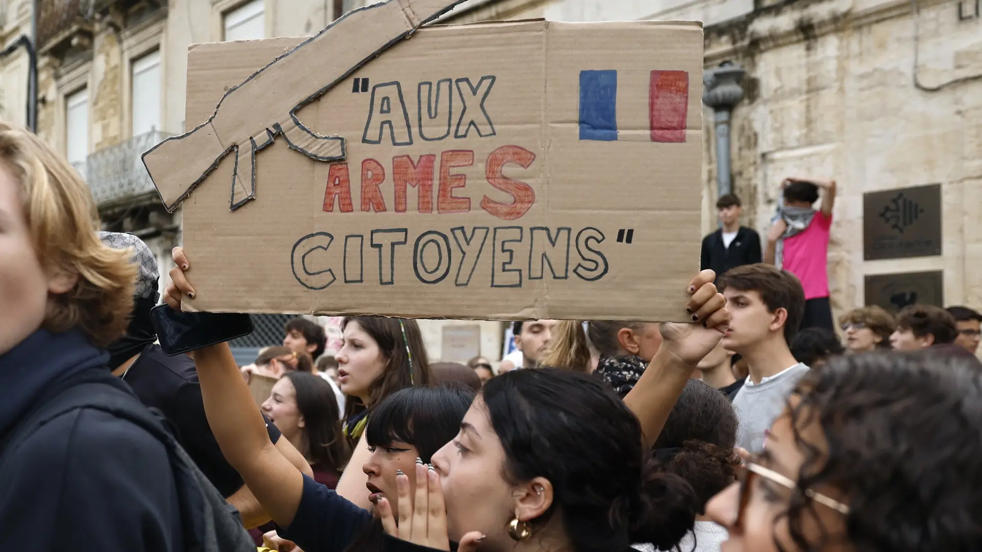 Un adolescente sufre la amputación de una mano por una granada durante las protestas estudiantiles en Francia