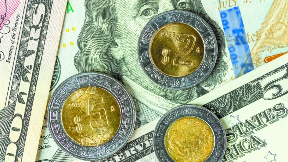 Peso gana terreno; mercado ajusta apuestas sobre la Fed