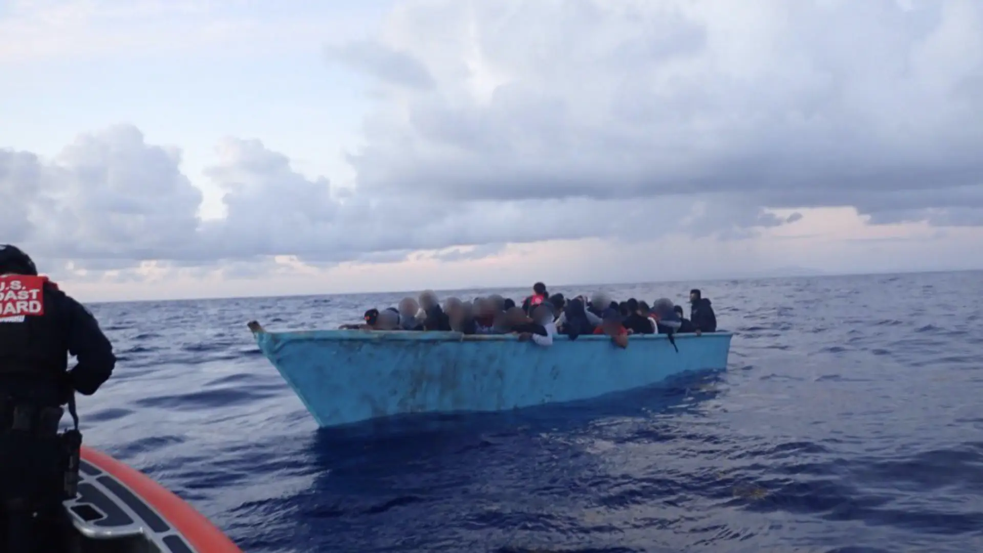 La Guardia Costera de EEUU rescata a 61 migrantes de una embarcación cerca de República Dominicana