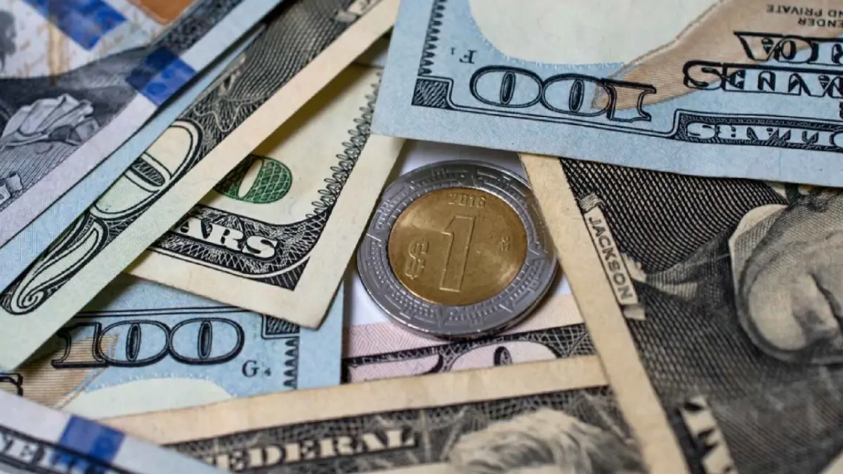 Peso mexicano espera señales de Banxico