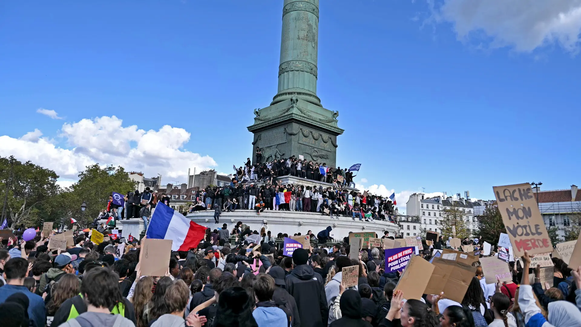 Cargas policiales en las marchas de estudiantes en Francia, que incrementan la presión y alargan la protesta al 13 de octubre
