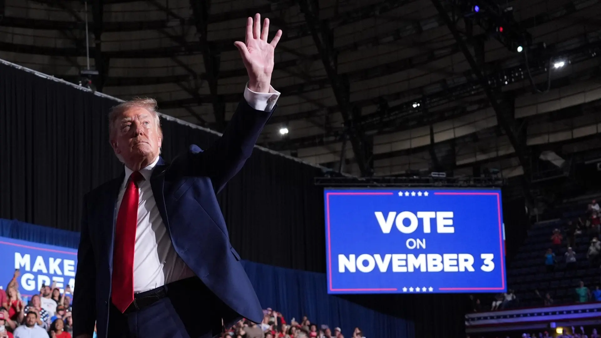 Trump asegura que no atacará Irán antes de las elecciones de medio mandato y confirma contactos «productivos»