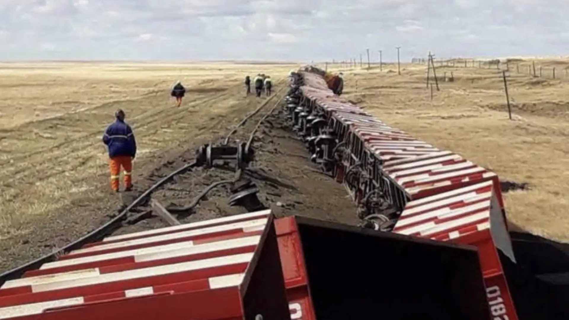 Un tren con 600 toneladas de carbón descarrila en Argentina y piden investigar un sabotaje