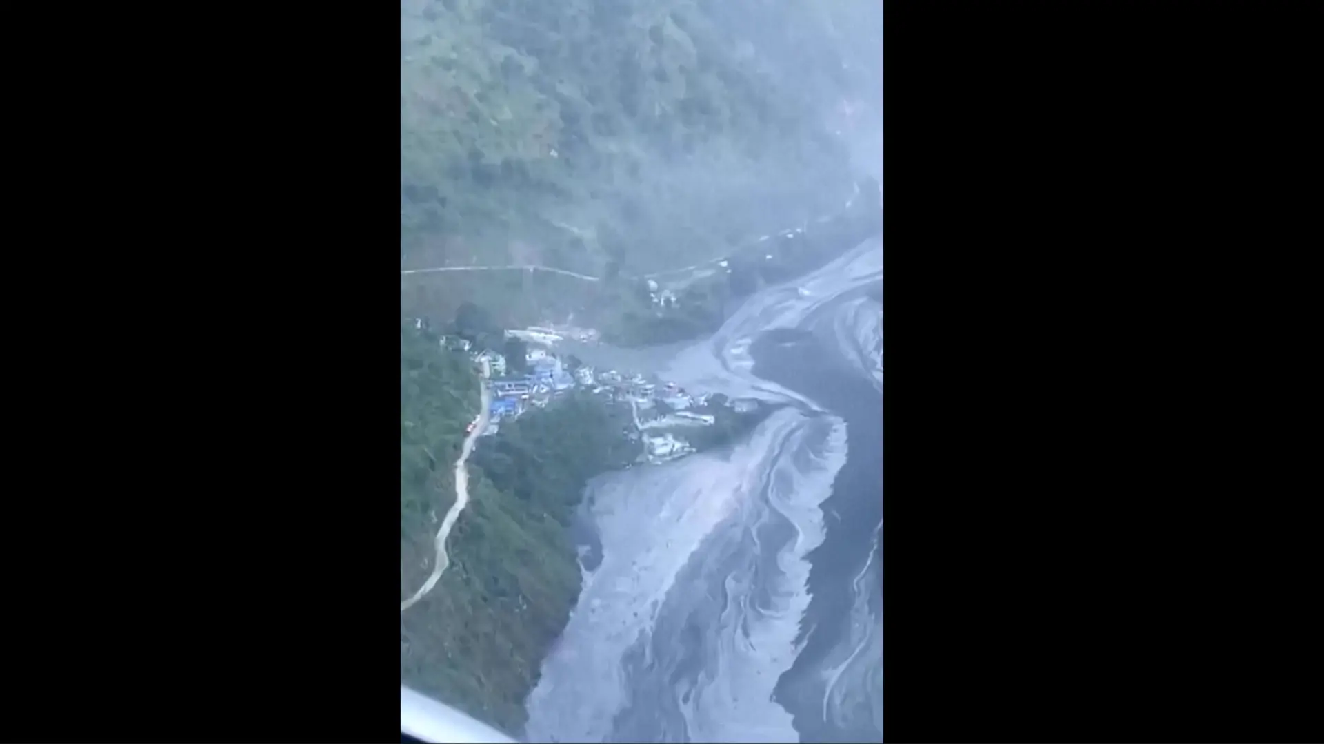 Una nueva inundación repentina de un río en Nepal arrasa un pueblo y deja cinco desaparecidos