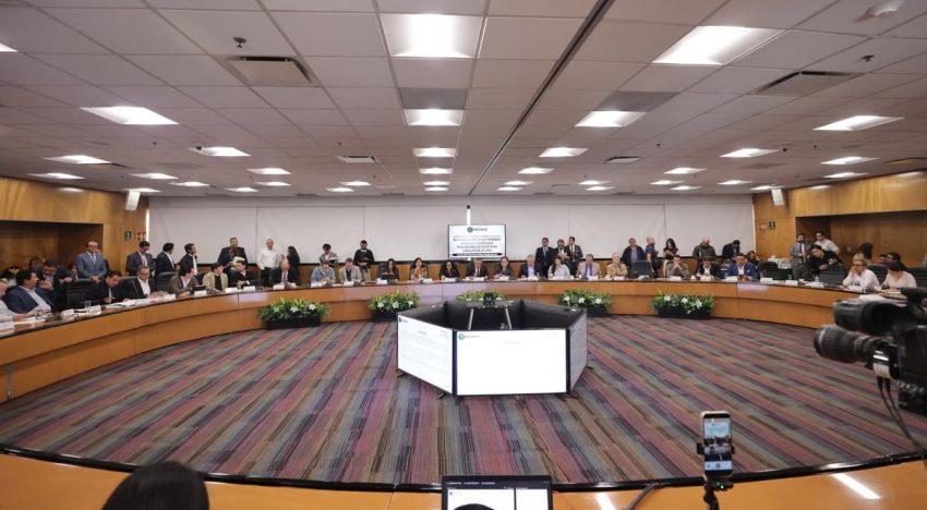 Diputados aprueban en comisiones límites a deducciones y pérdidas fiscales