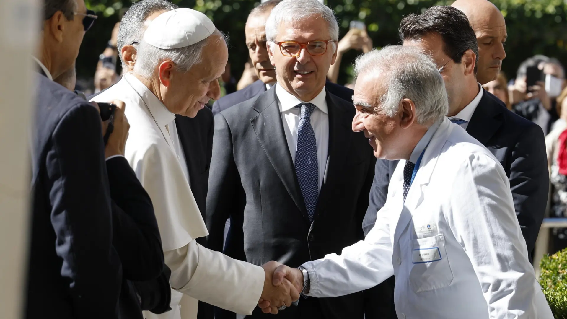 El papa León XIV ingresa en el hospital Gemelli de Roma para ser operado de un nódulo pulmonar