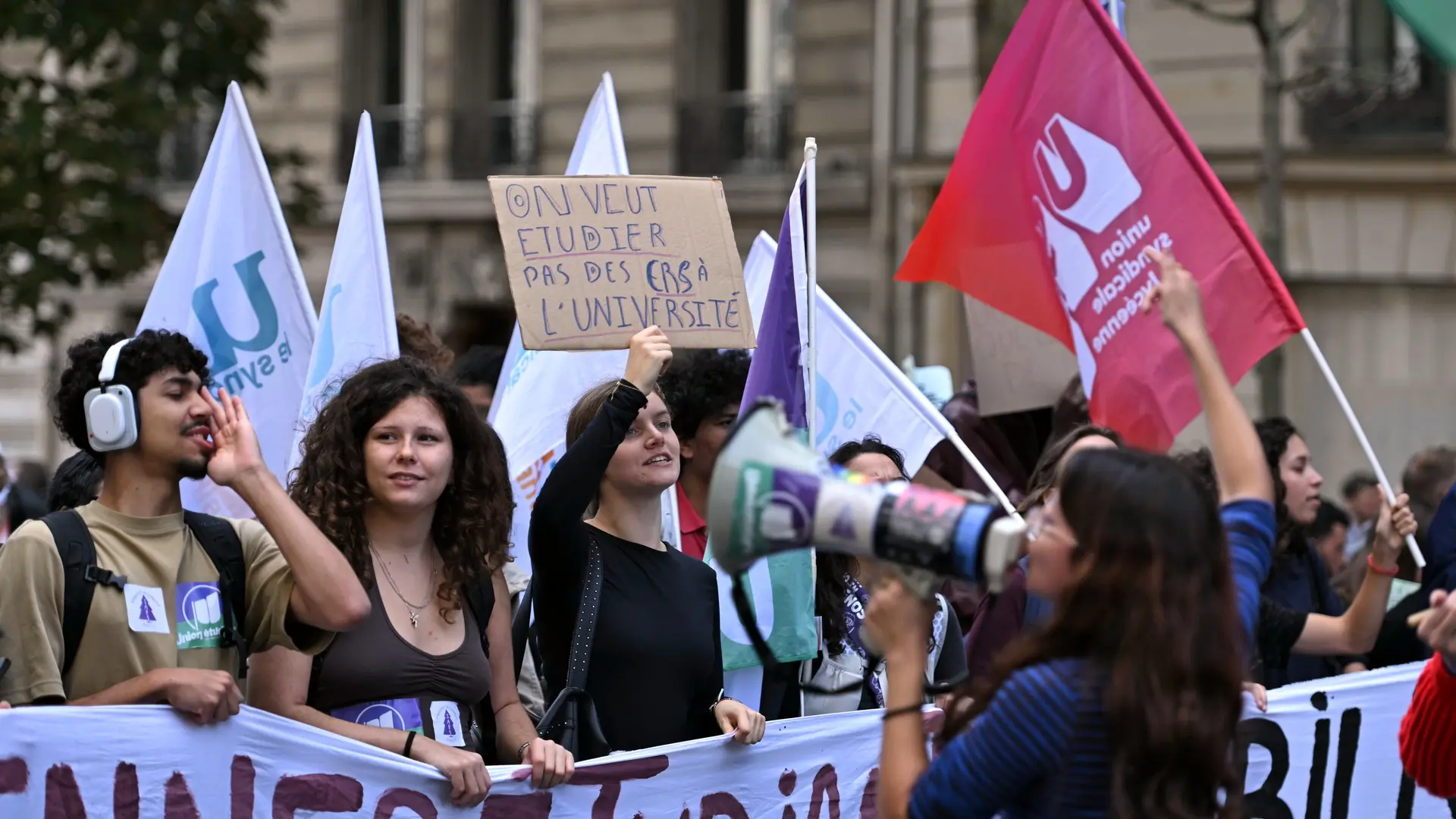 Cerca de 200 institutos siguen bloqueados en Francia y los estudiantes se preparan para más protestas: «Solo hemos recibido migajas»