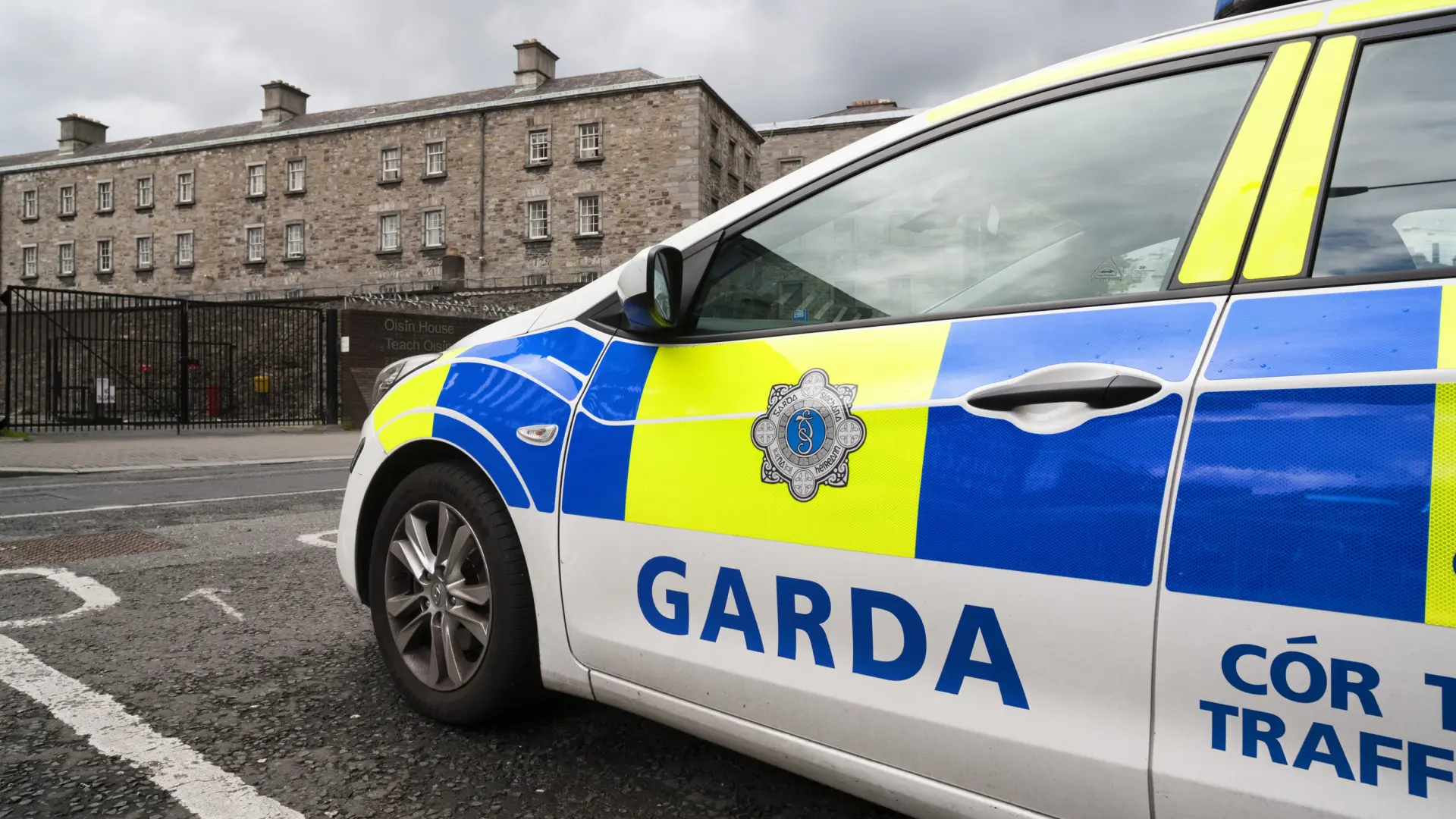 Cuatro muertos, entre ellos dos niños, en un incendio en Irlanda: se investiga si fue provocado