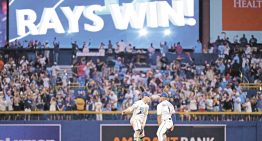 Freddy Peralta impulsa a los Rays a empatar la serie contra los Guardians