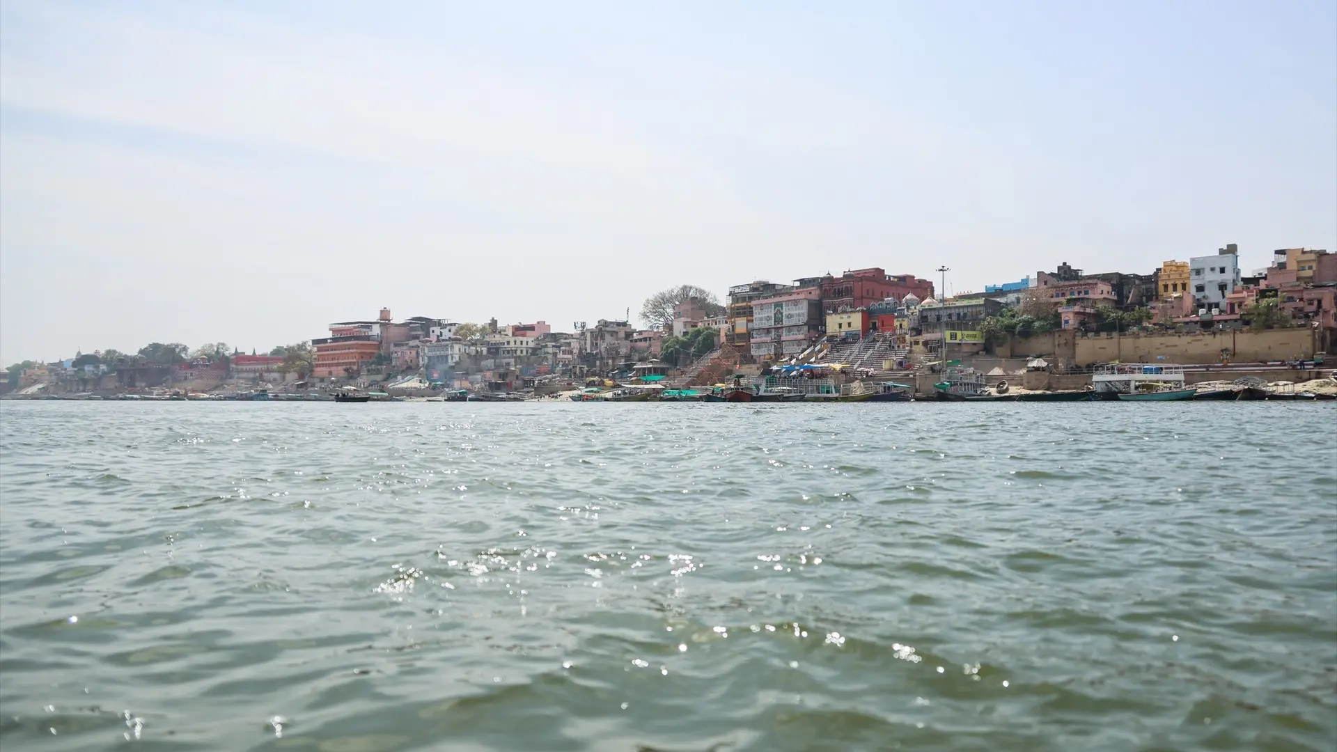 Mueren 13 niños tras hundirse una embarcación en el río Ganges en India