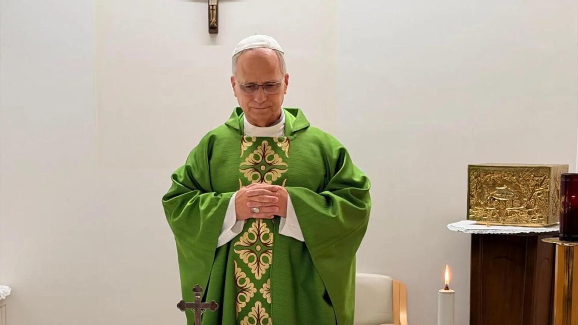 Primera fotografía del papa León XIV tras su operación: oficia misa en el hospital tras mostrar «una mejoría constante»