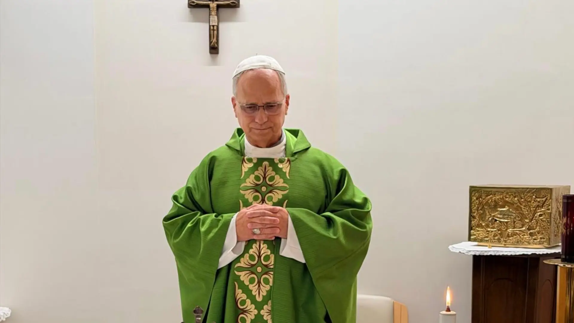León XIV recibe el alta hospitalaria y regresa al Vaticano tras ser intervenido de un cáncer en el pulmón
