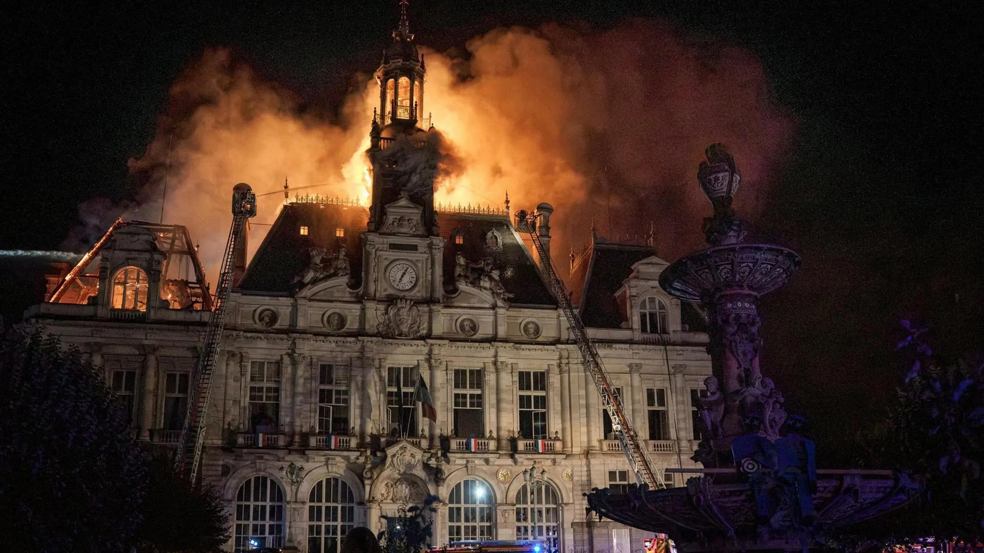 Detenido un hombre por el incendio del Ayuntamiento de Limoges durante las protestas