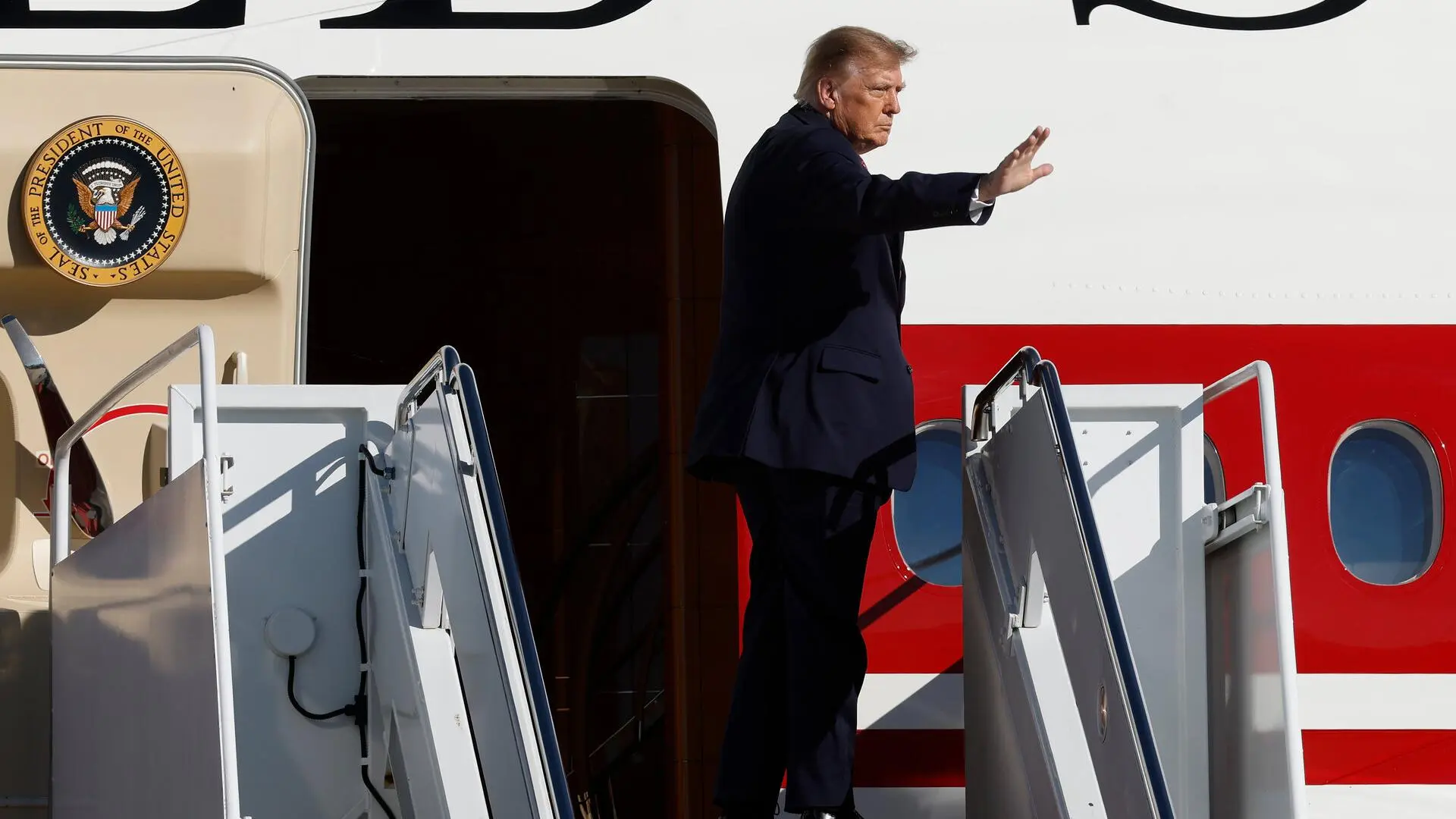 La Casa Blanca vuelve a vetar a CNN: impide que un equipo de la cadena vuele con Trump a bordo del Air Force One