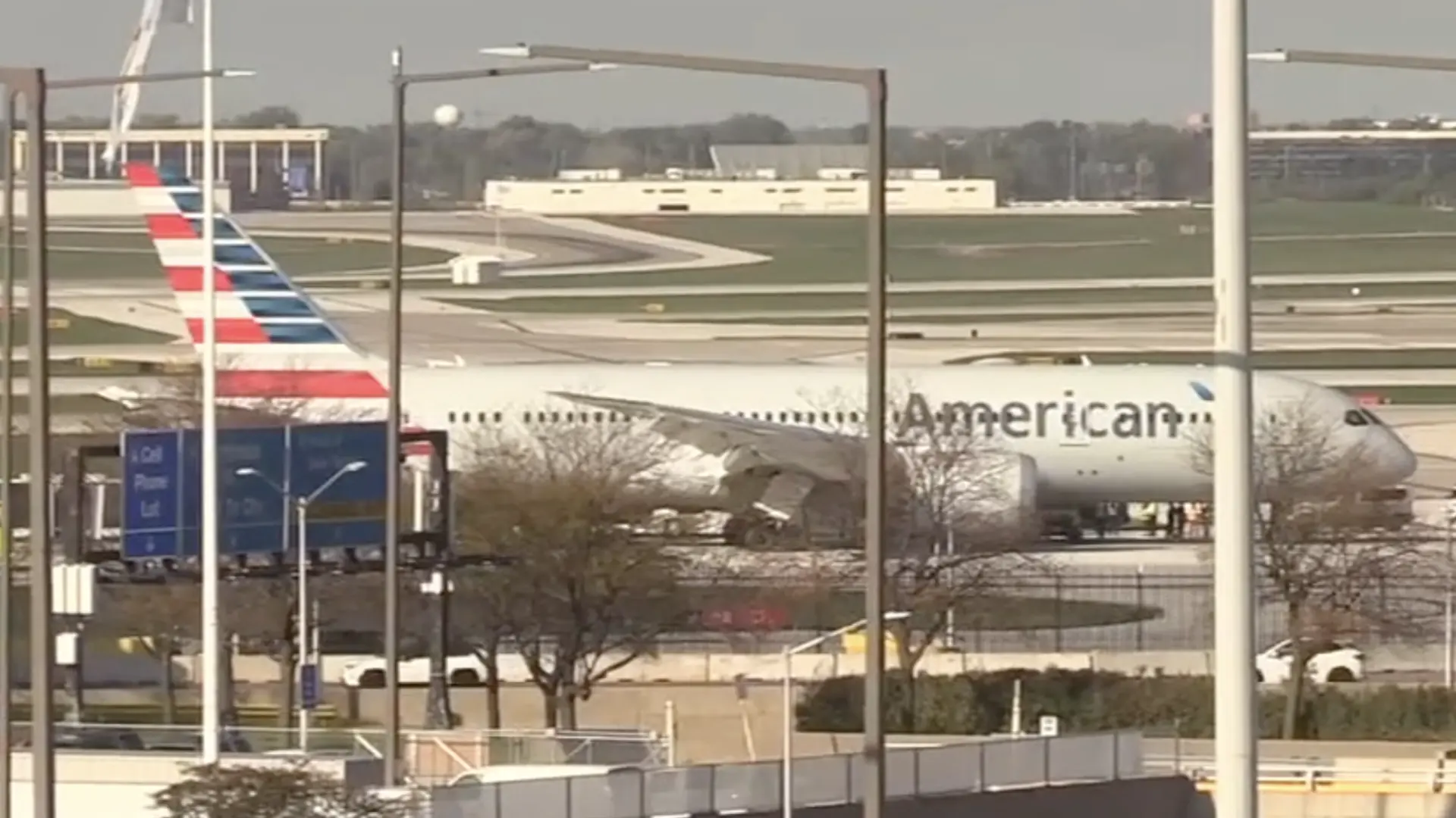 Un avión procedente de Barcelona sufre el reventón de dos neumáticos durante el aterrizaje en Chicago
