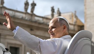 El papa León XIV no requerirá tratamiento adicional tras operación por cáncer, aseguran médicos