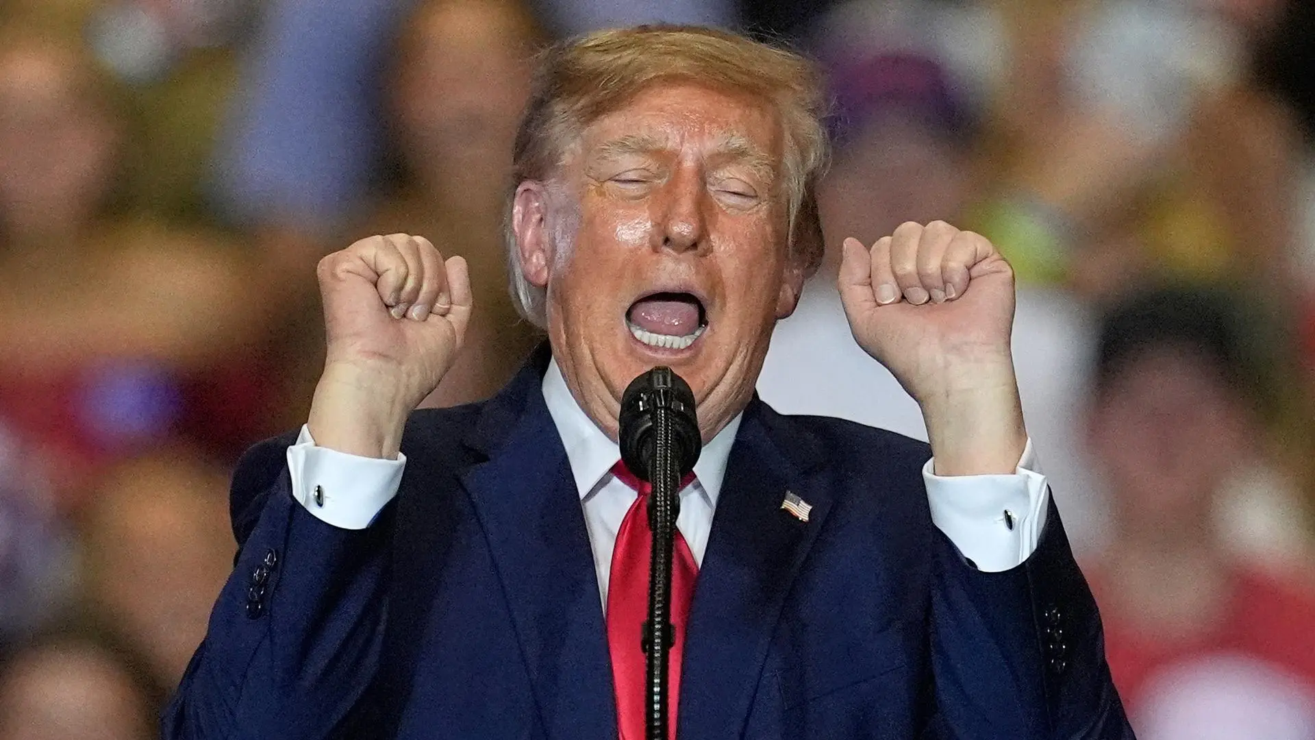 Trump dice que llamó al CEO de Google para que cambiara el nombre del Atlántico a 'océano Trump'