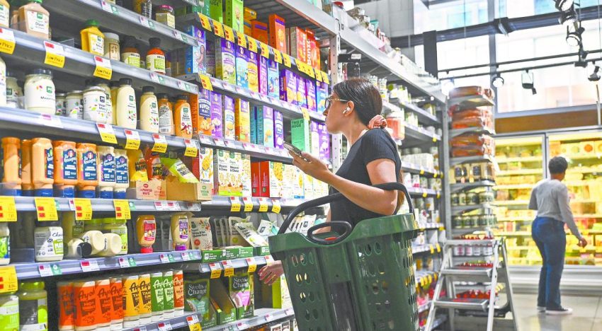 Caen 3.7% ventas en supermercados argentinos