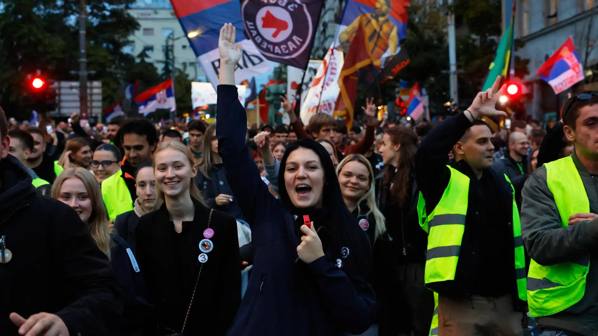 El populista Vucic admite que la opositora Lista de Estudiantes ha ganado las elecciones en Serbia