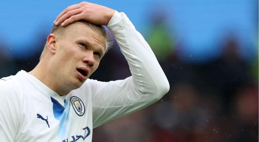 Manchester City cae ante Brighton y United se hunde tras perder con Chelsea
