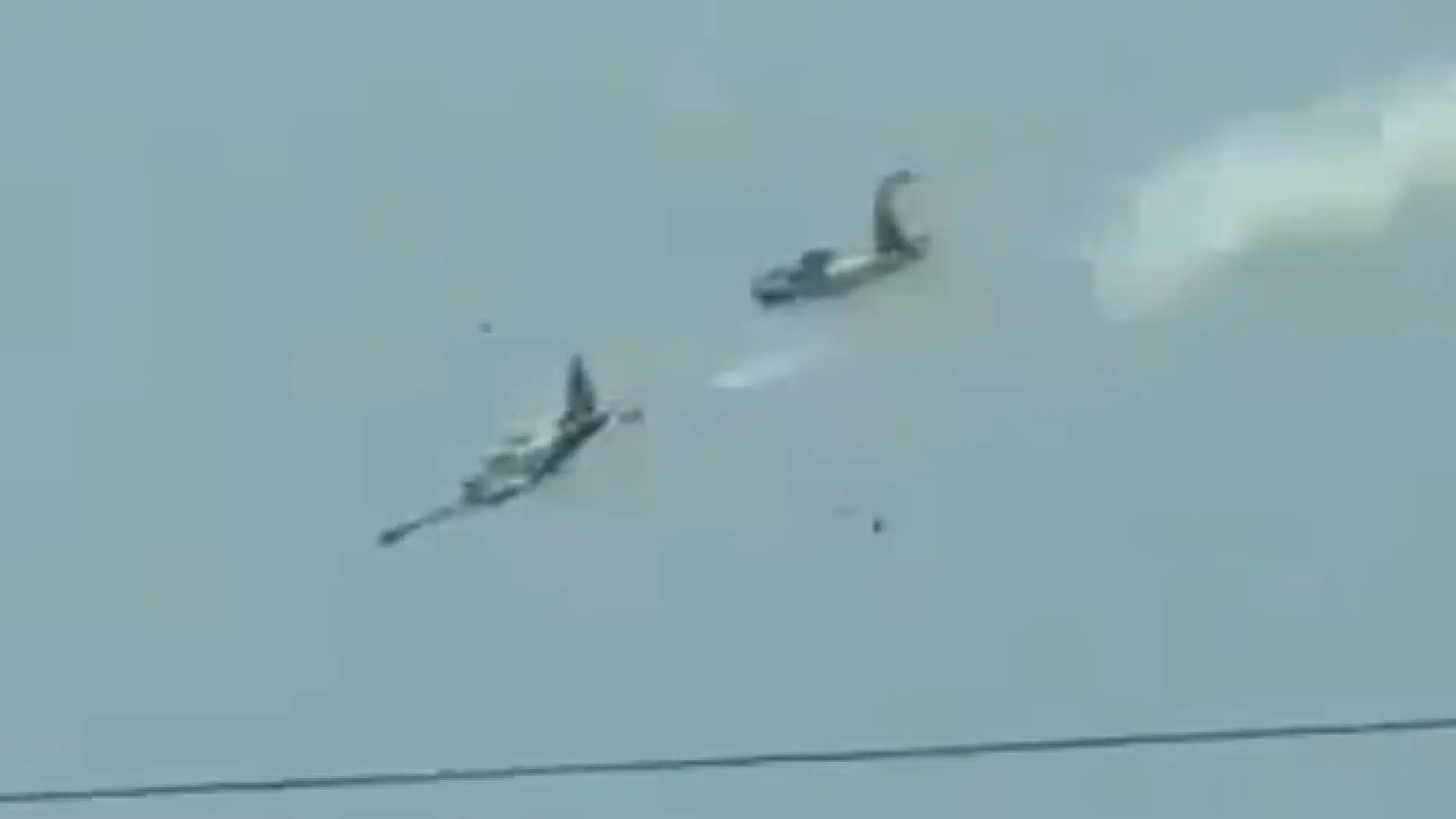 Mueren cuatro pilotos al chocar en el aire dos cazas militares en Filipinas