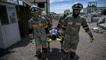 Escombros, rapel, perros buscadores: así entrena la unidad de rescate del Ejército mexicano
