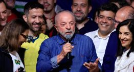 Partido de Flávio Bolsonaro reconoce reelección del presidente Lula da Silva en Brasil