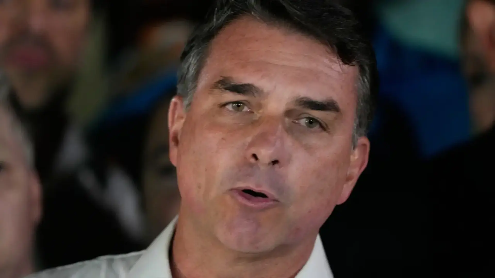 La Policía investiga si Flávio Bolsonaro ha huido de Brasil