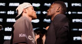 «Canelo» Álvarez persigue título entre alarmas en Arabia Saudita