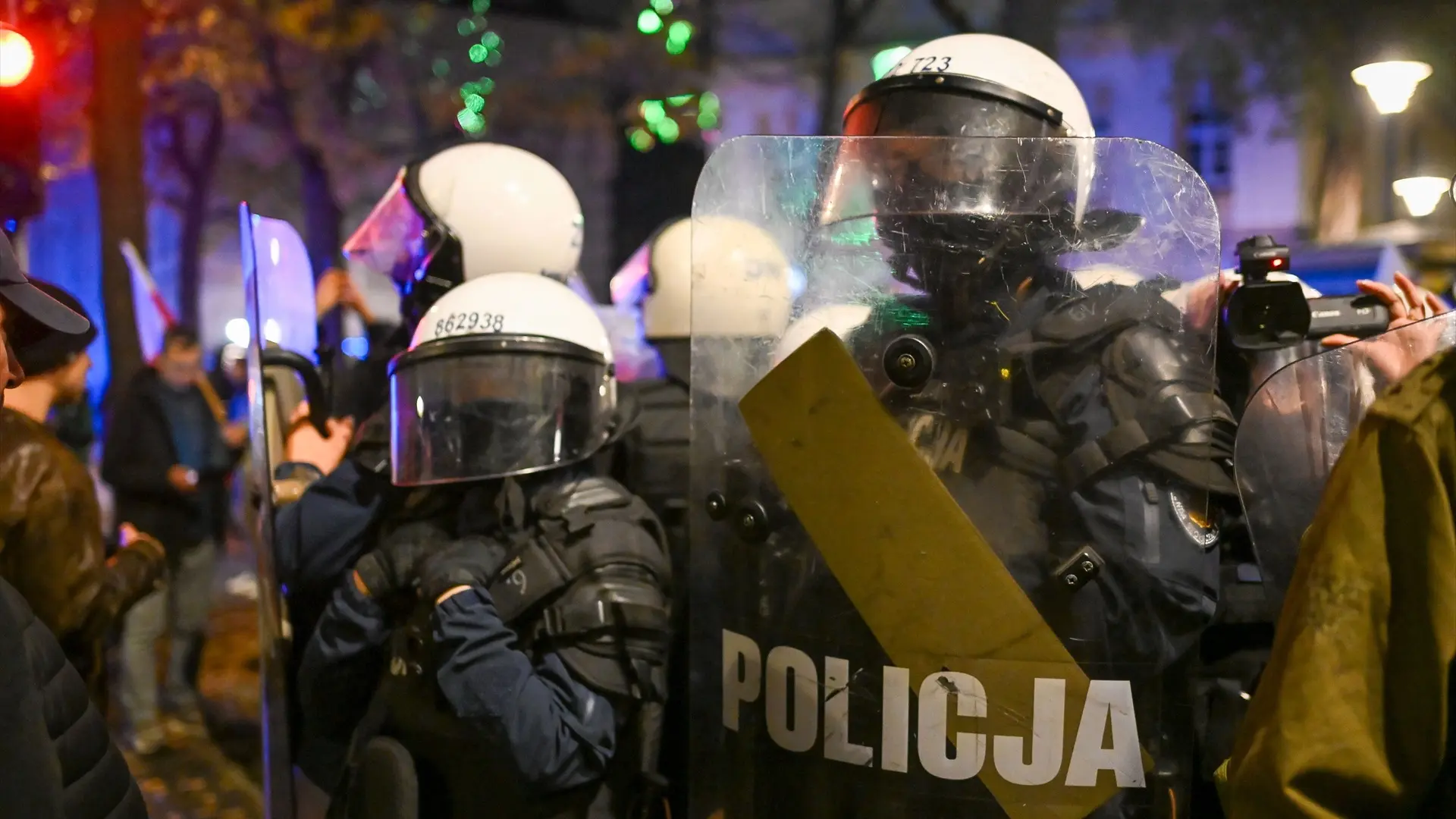 El presidente de Polonia ordena a la Policía retirar el bloqueo y convoca al Parlamento para «restablecer el orden»