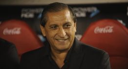 La figura de Ramón Díaz vuelve a sobrevolar en River, pero la dirigencia desmiente contactos para reemplazar a Ponzio