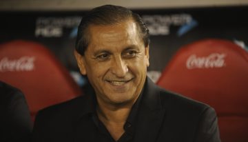 La figura de Ramón Díaz vuelve a sobrevolar en River, pero la dirigencia desmiente contactos para reemplazar a Ponzio